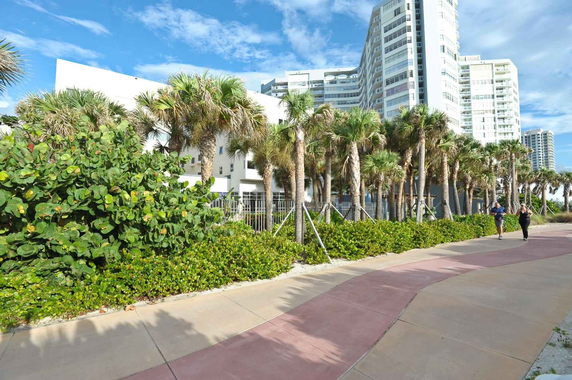 Crystal Beach Suites Miami Oceanfront Hotel Μαϊάμι Μπιτς Εξωτερικό φωτογραφία